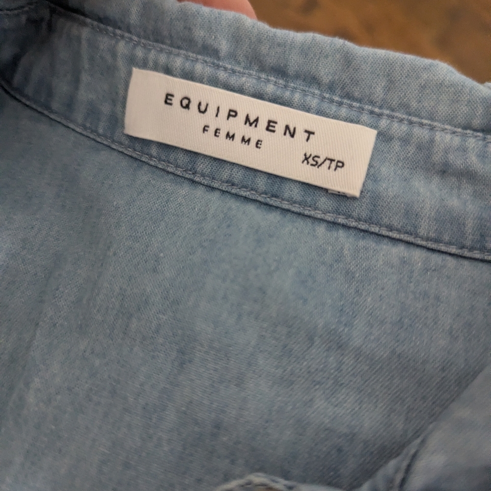 NEW Women's Equipment XS Major Sky Blue Button Down - Picture 6 of 6